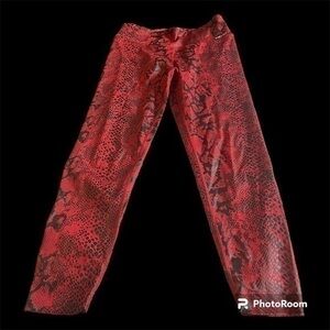 Birdiebee red and black snake pattern athletic leggings